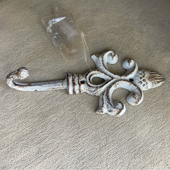 Quality Set Of 3 Iron Wall Hooks New With Install Hardware - Picture 11 of 14
